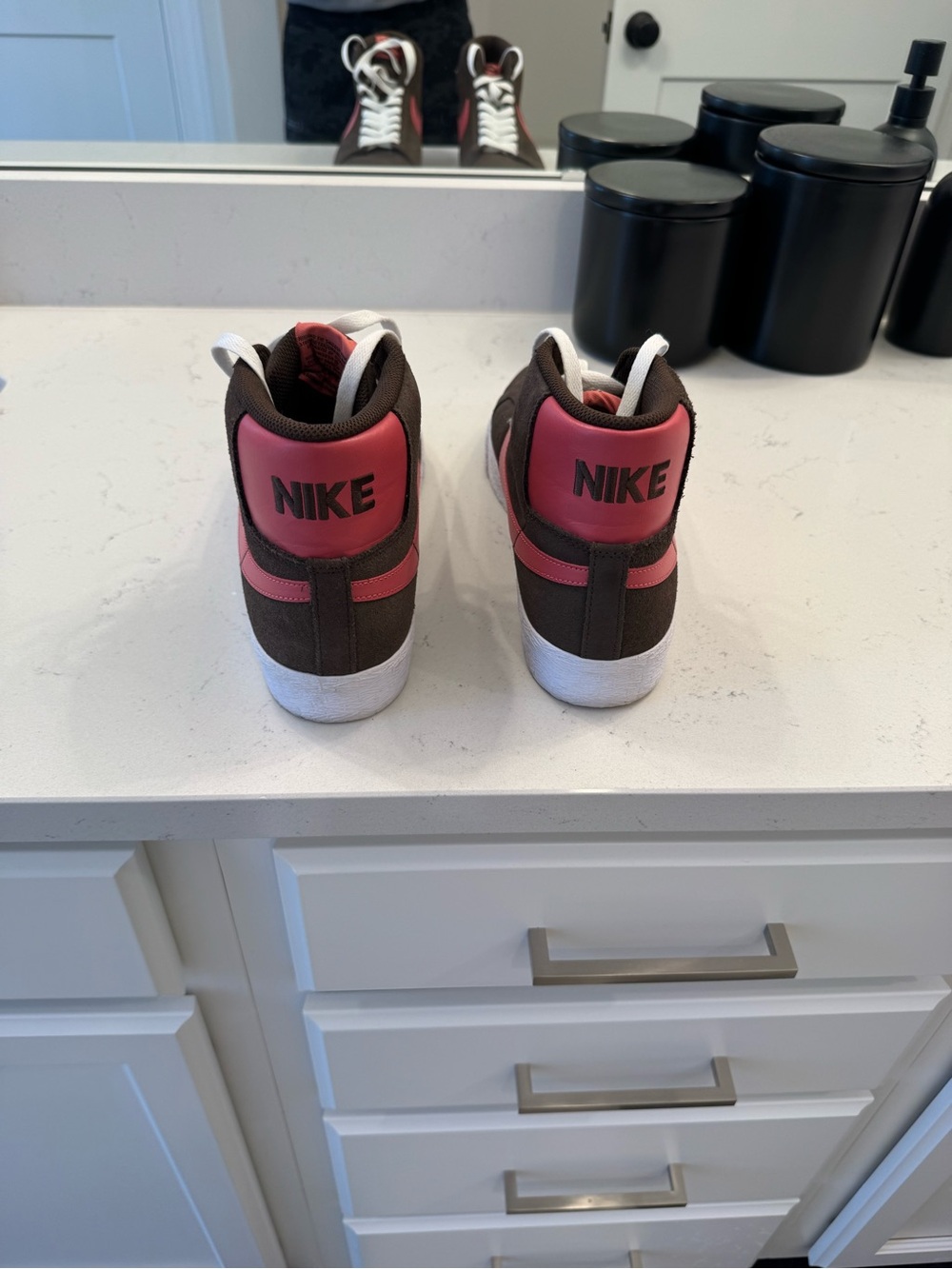 Nike SB Zoom Blazer Mid-Top Sneakers in Brown Suede with Pink Swoosh 10.5 - Picture 2 of 4